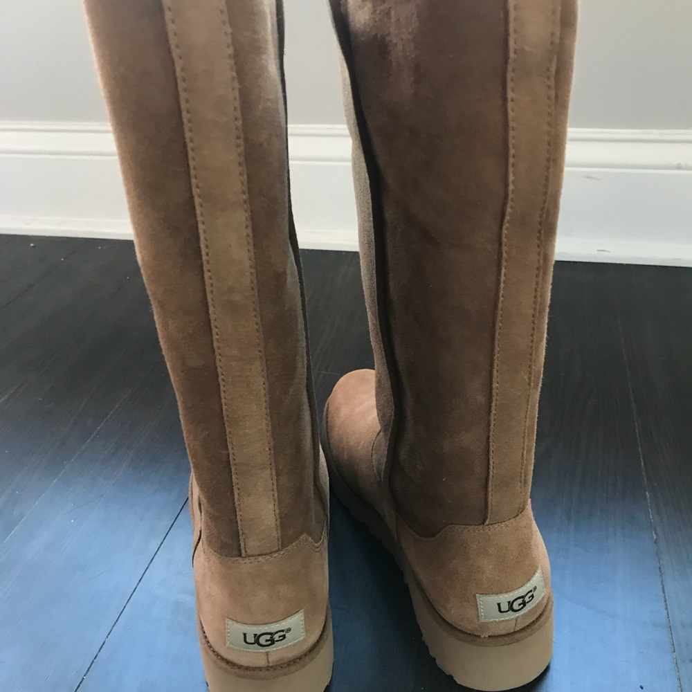 Ugg Women’s Amie Tall Slim Wedge Boot 8.5 New